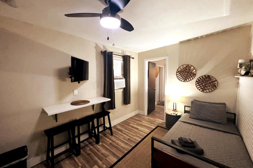Designed Private Suites In Miami Room photo